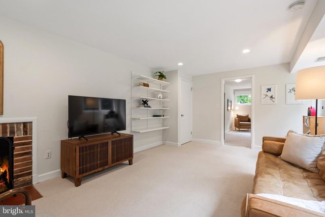 1504 DARE CT, Alexandria, VA 22308