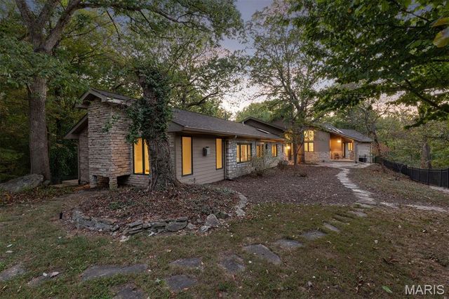 1800 W Adams Avenue, Kirkwood, MO 63122