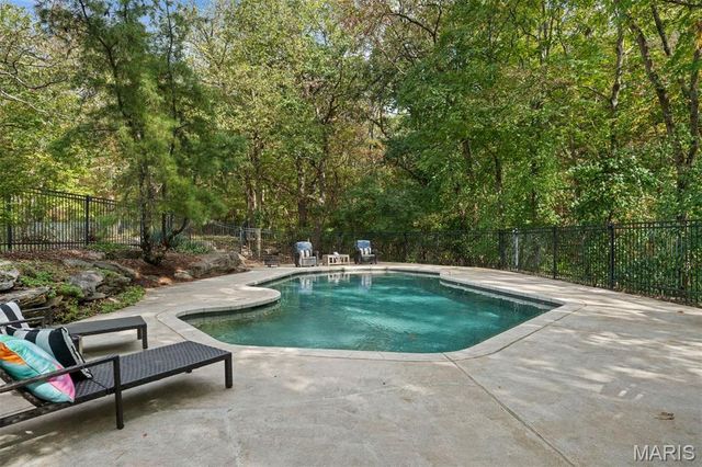 1800 W Adams Avenue, Kirkwood, MO 63122