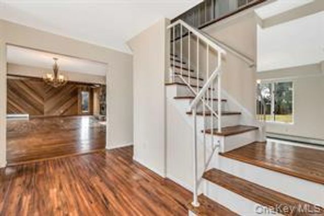 36 Bevin Road, Northport, NY 11768