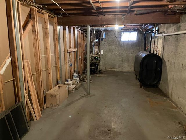 36 Bevin Road, Northport, NY 11768