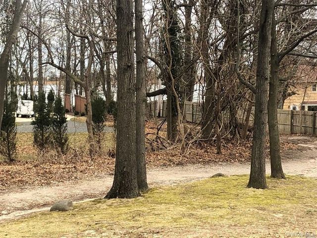 36 Bevin Road, Northport, NY 11768