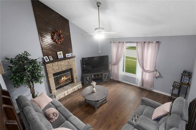 11312 W 77th Street, Shawnee, KS 66214