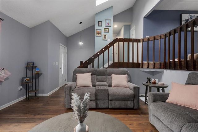 11312 W 77th Street, Shawnee, KS 66214