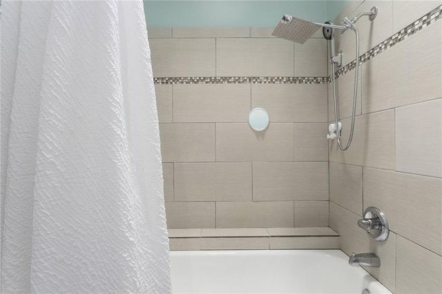 11312 W 77th Street, Shawnee, KS 66214