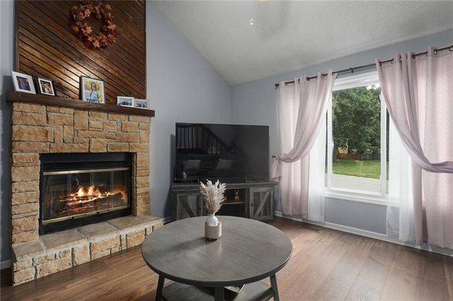 11312 W 77th Street, Shawnee, KS 66214