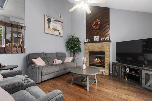 11312 W 77th Street, Shawnee, KS 66214