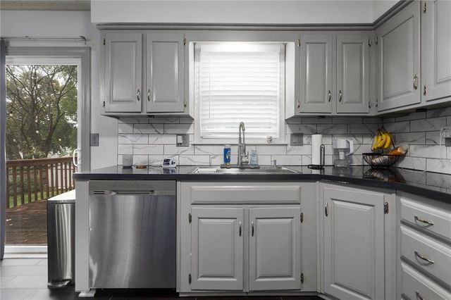 11312 W 77th Street, Shawnee, KS 66214