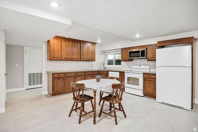 2009 N 150 E, Centerville, UT 84014