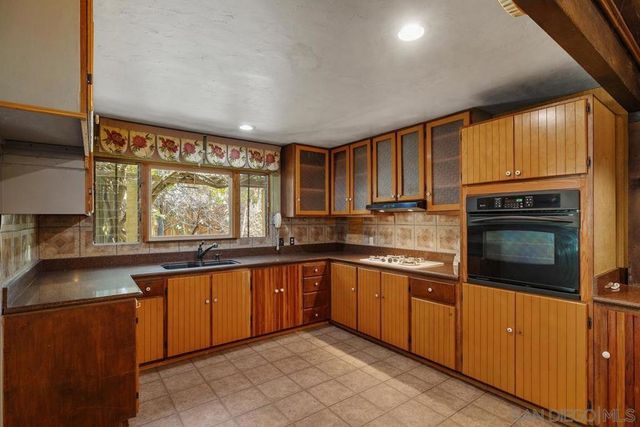 9131 Madison Ave, La Mesa, CA 91941
