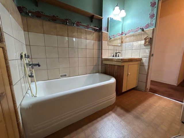 9131 Madison Ave, La Mesa, CA 91941