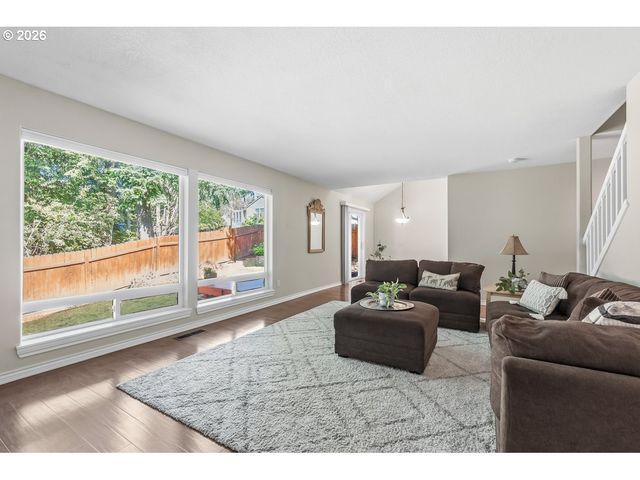 17311 Nw REINDEER Dr, Portland, OR 97229