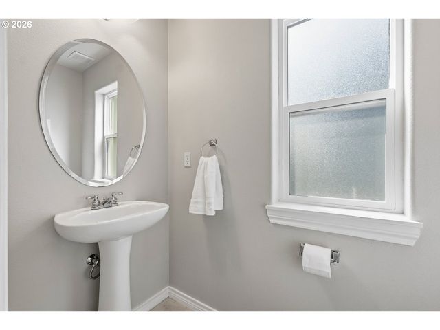 17311 Nw REINDEER Dr, Portland, OR 97229