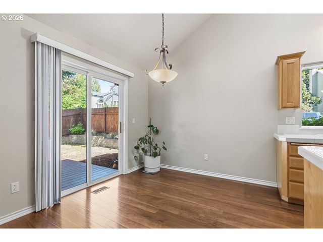 17311 Nw REINDEER Dr, Portland, OR 97229