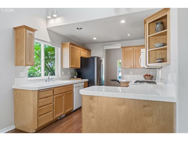 17311 Nw REINDEER Dr, Portland, OR 97229