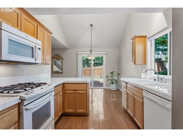 17311 Nw REINDEER Dr, Portland, OR 97229