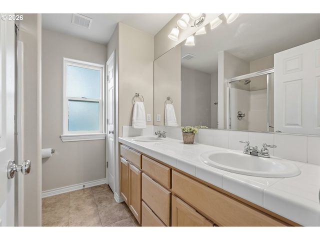 17311 Nw REINDEER Dr, Portland, OR 97229