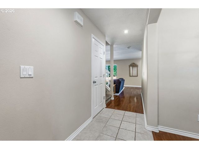 17311 Nw REINDEER Dr, Portland, OR 97229