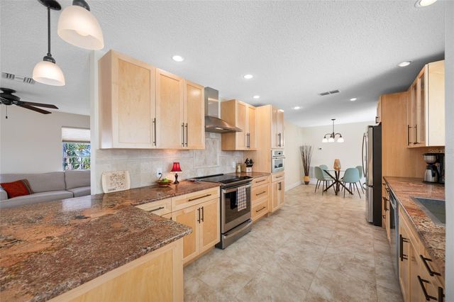 4372 46TH AVENUE S, St Petersburg, FL 33711