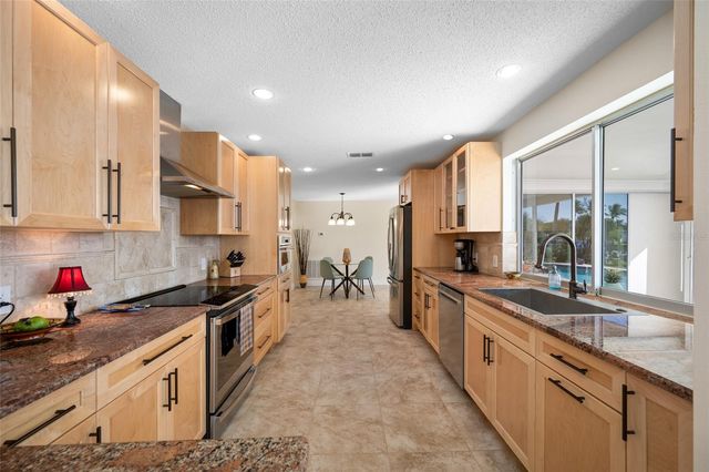 4372 46TH AVENUE S, St Petersburg, FL 33711