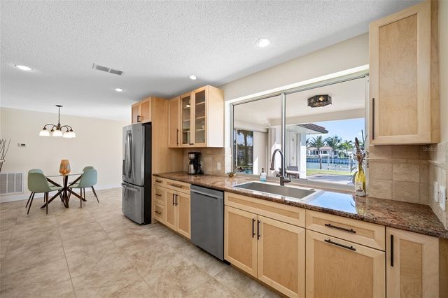 4372 46TH AVENUE S, St Petersburg, FL 33711