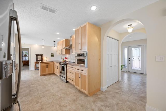 4372 46TH AVENUE S, St Petersburg, FL 33711