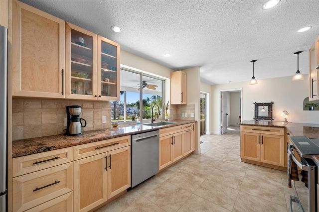 4372 46TH AVENUE S, St Petersburg, FL 33711