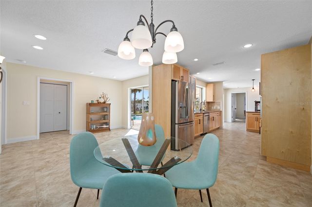 4372 46TH AVENUE S, St Petersburg, FL 33711