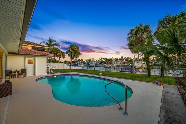 4372 46TH AVENUE S, St Petersburg, FL 33711