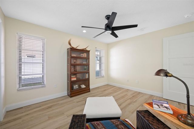 4372 46TH AVENUE S, St Petersburg, FL 33711