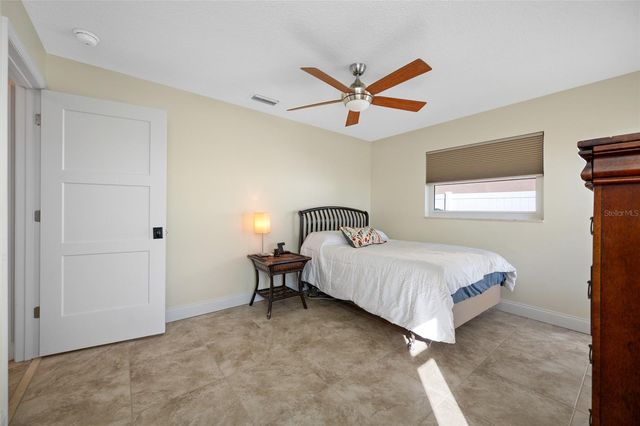 4372 46TH AVENUE S, St Petersburg, FL 33711