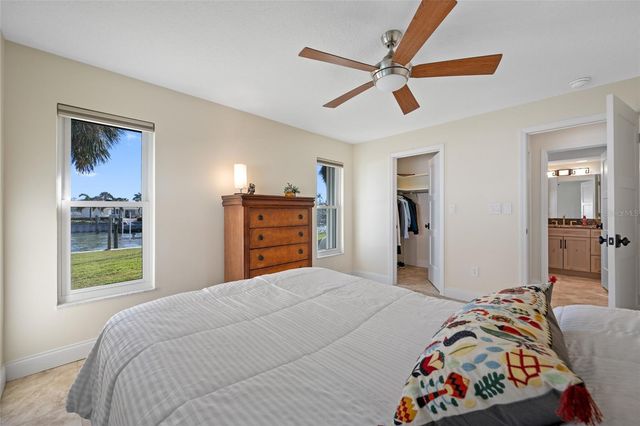 4372 46TH AVENUE S, St Petersburg, FL 33711