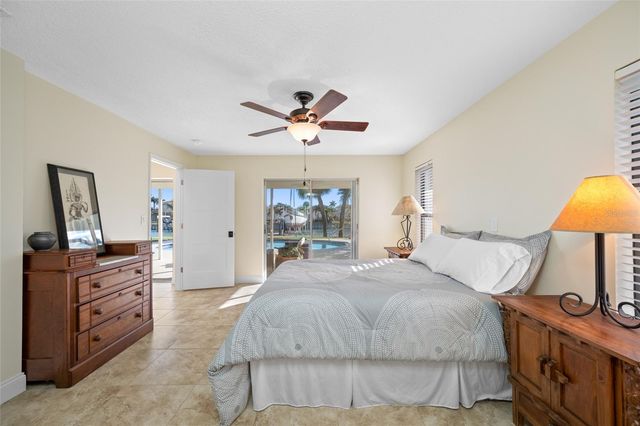 4372 46TH AVENUE S, St Petersburg, FL 33711