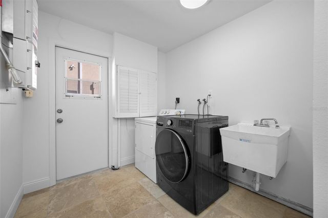 4372 46TH AVENUE S, St Petersburg, FL 33711