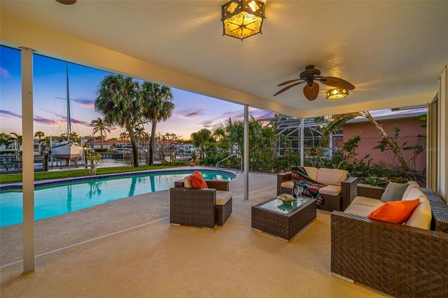 4372 46TH AVENUE S, St Petersburg, FL 33711