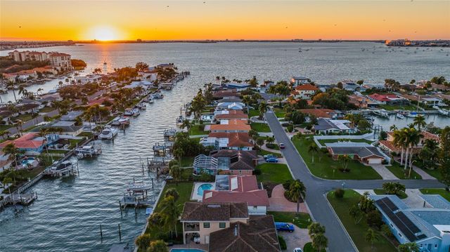 4372 46TH AVENUE S, St Petersburg, FL 33711