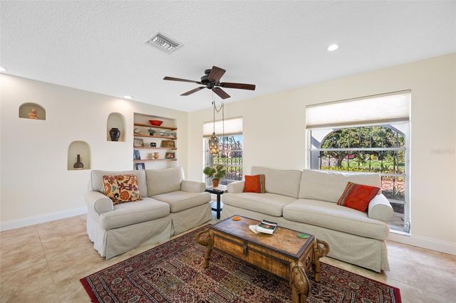 4372 46TH AVENUE S, St Petersburg, FL 33711