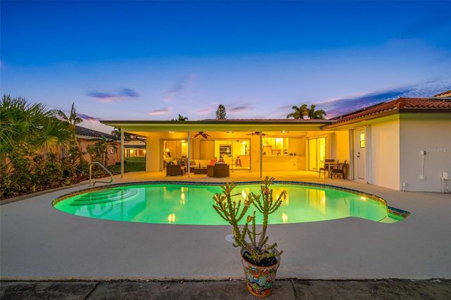 4372 46TH AVENUE S, St Petersburg, FL 33711