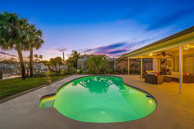 4372 46TH AVENUE S, St Petersburg, FL 33711