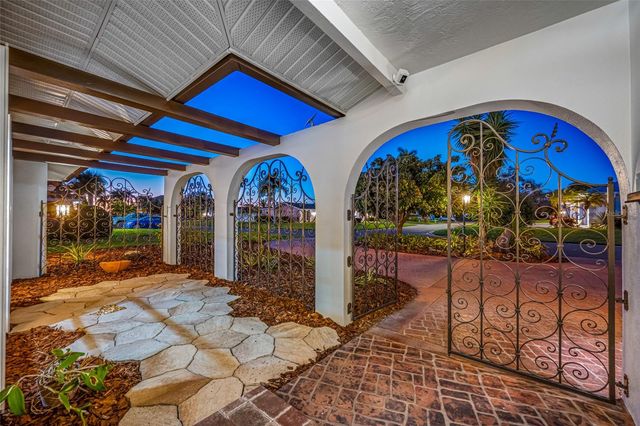 4372 46TH AVENUE S, St Petersburg, FL 33711