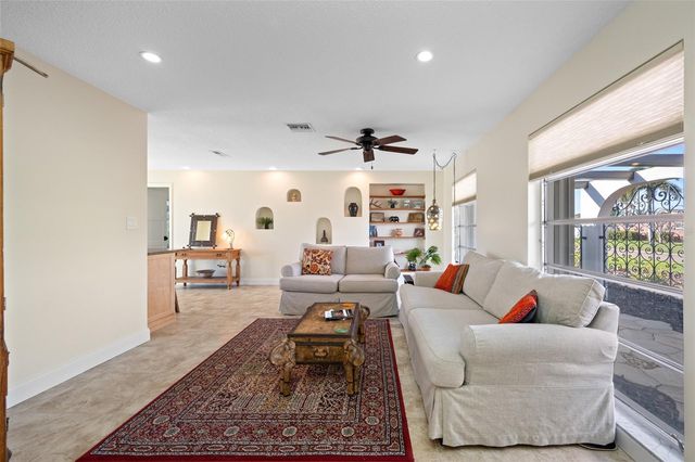 4372 46TH AVENUE S, St Petersburg, FL 33711