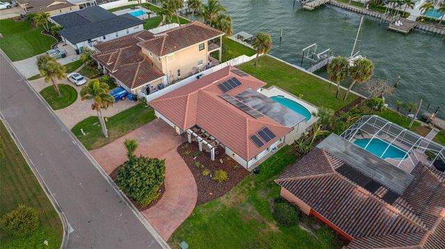 4372 46TH AVENUE S, St Petersburg, FL 33711