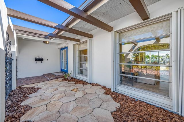 4372 46TH AVENUE S, St Petersburg, FL 33711