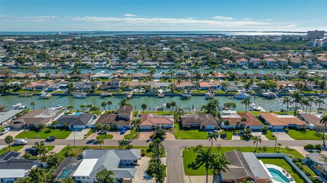 4372 46TH AVENUE S, St Petersburg, FL 33711