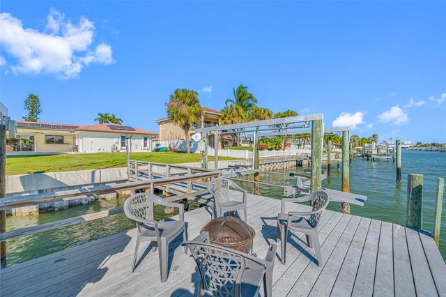 4372 46TH AVENUE S, St Petersburg, FL 33711