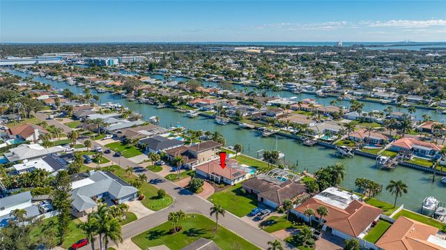 4372 46TH AVENUE S, St Petersburg, FL 33711