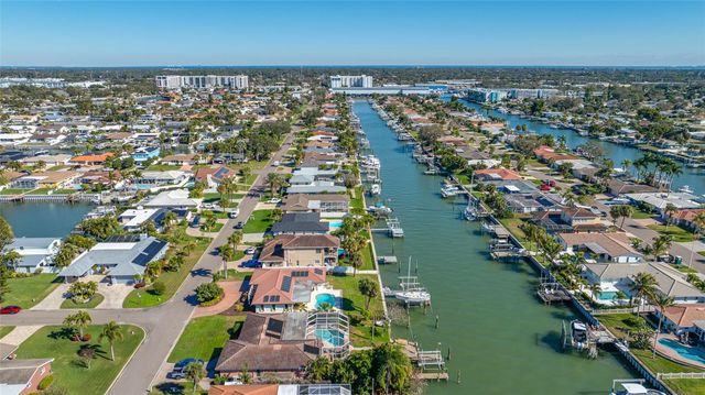 4372 46TH AVENUE S, St Petersburg, FL 33711