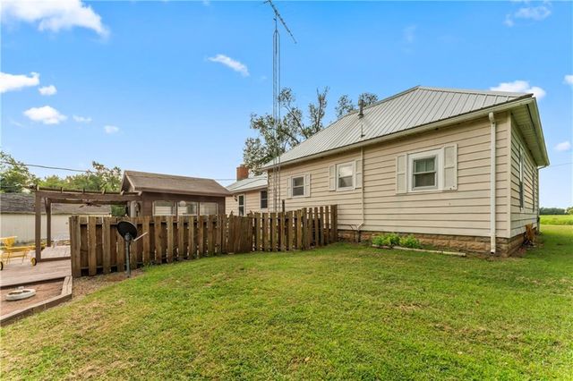 81 SE 500th Road, Clinton, MO 64735