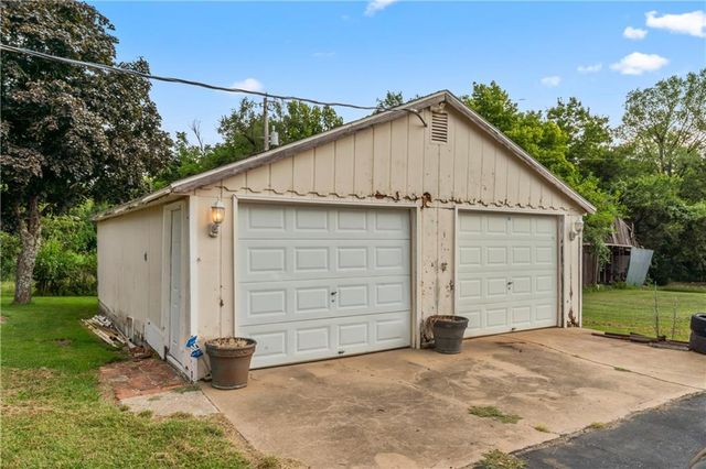 81 SE 500th Road, Clinton, MO 64735
