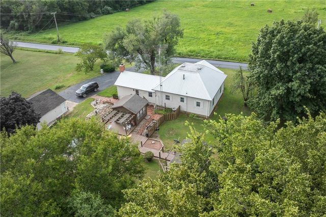 81 SE 500th Road, Clinton, MO 64735